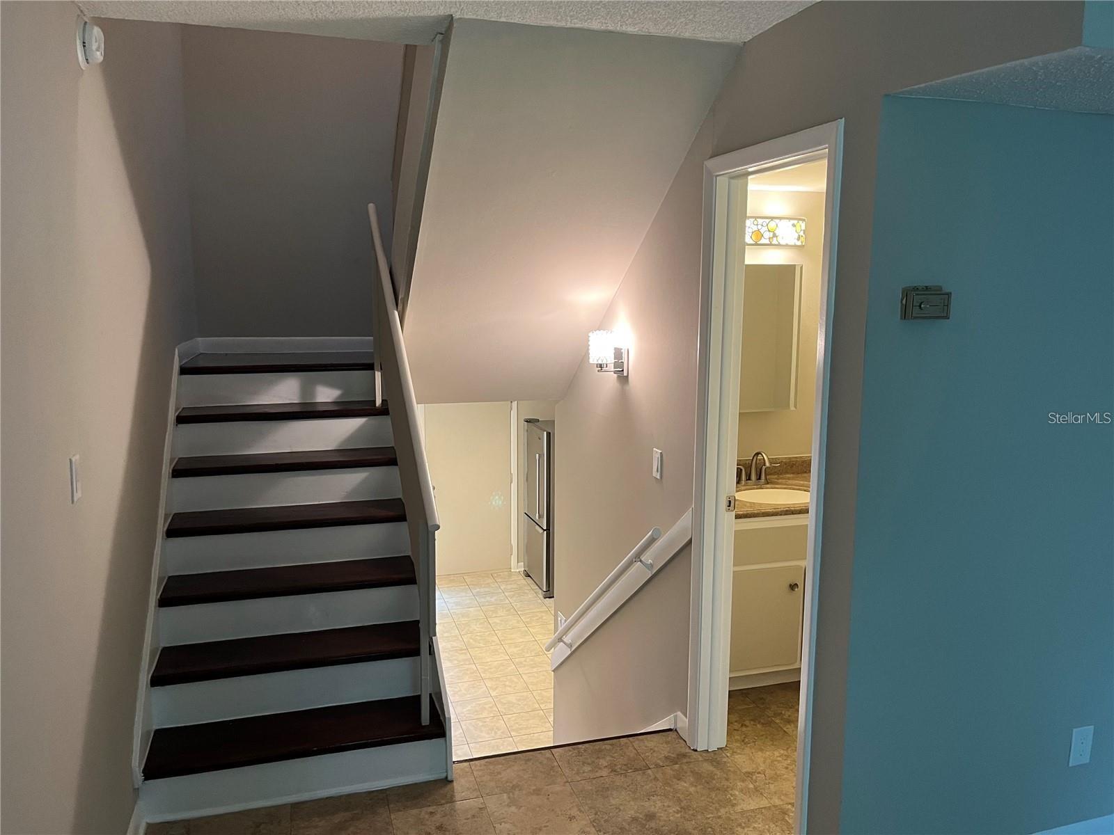 Image 5 of 19 For 4319 La Riviera Court