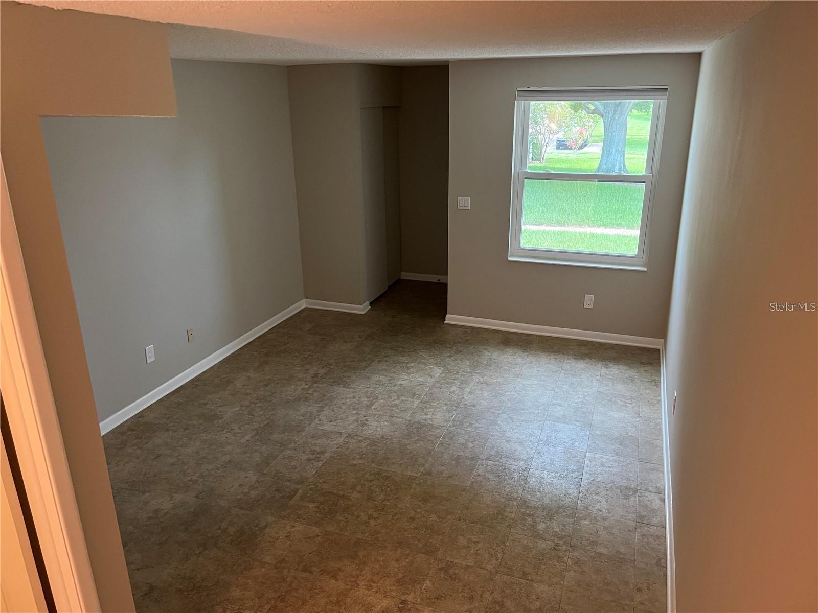 Image 6 of 19 For 4319 La Riviera Court