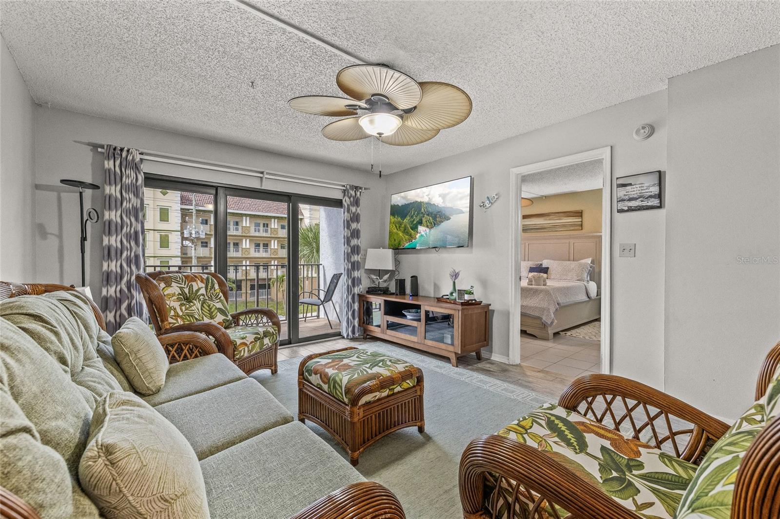 Image 18 of 38 For 14001 Gulf Boulevard 304