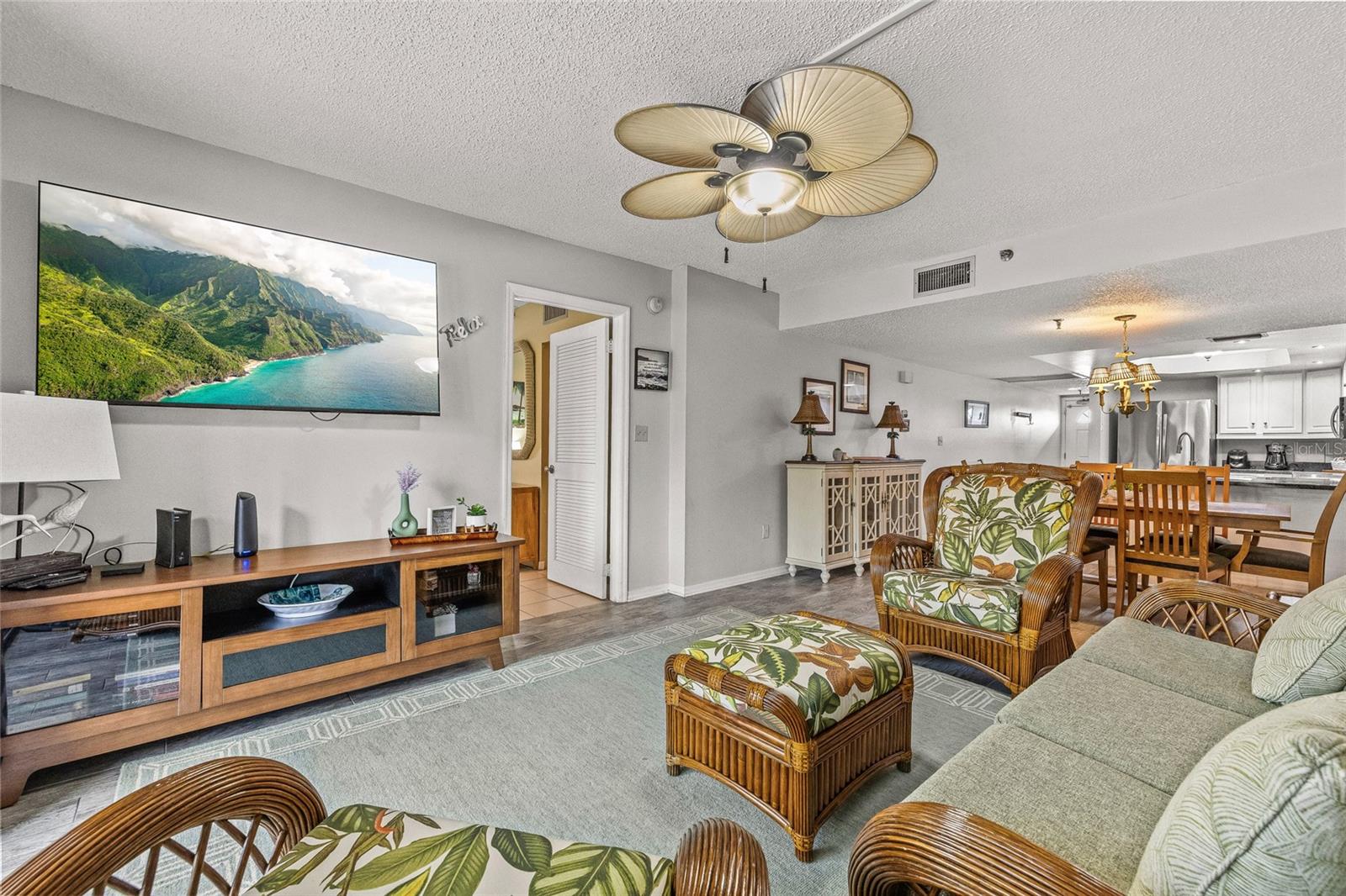 Image 19 of 38 For 14001 Gulf Boulevard 304