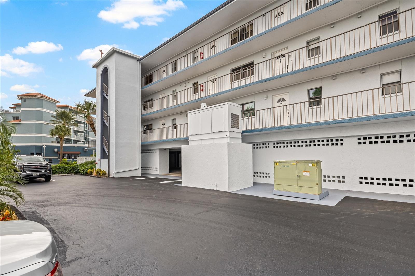 Image 2 of 38 For 14001 Gulf Boulevard 304