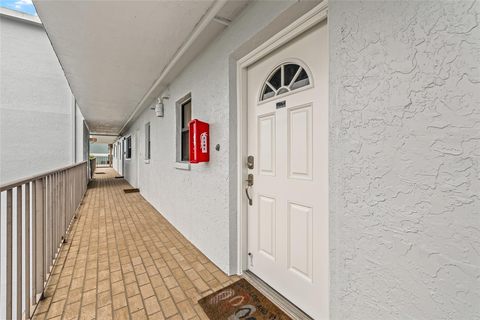 Image 5 of 38 For 14001 Gulf Boulevard 304