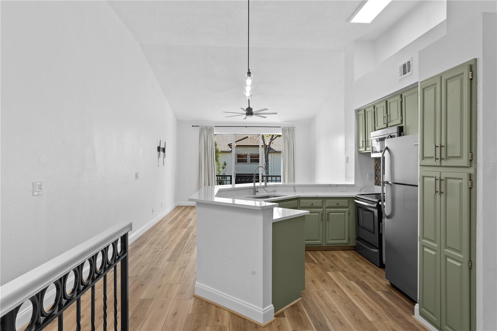 Image 15 of 35 For 604 Arbor Lake Lane