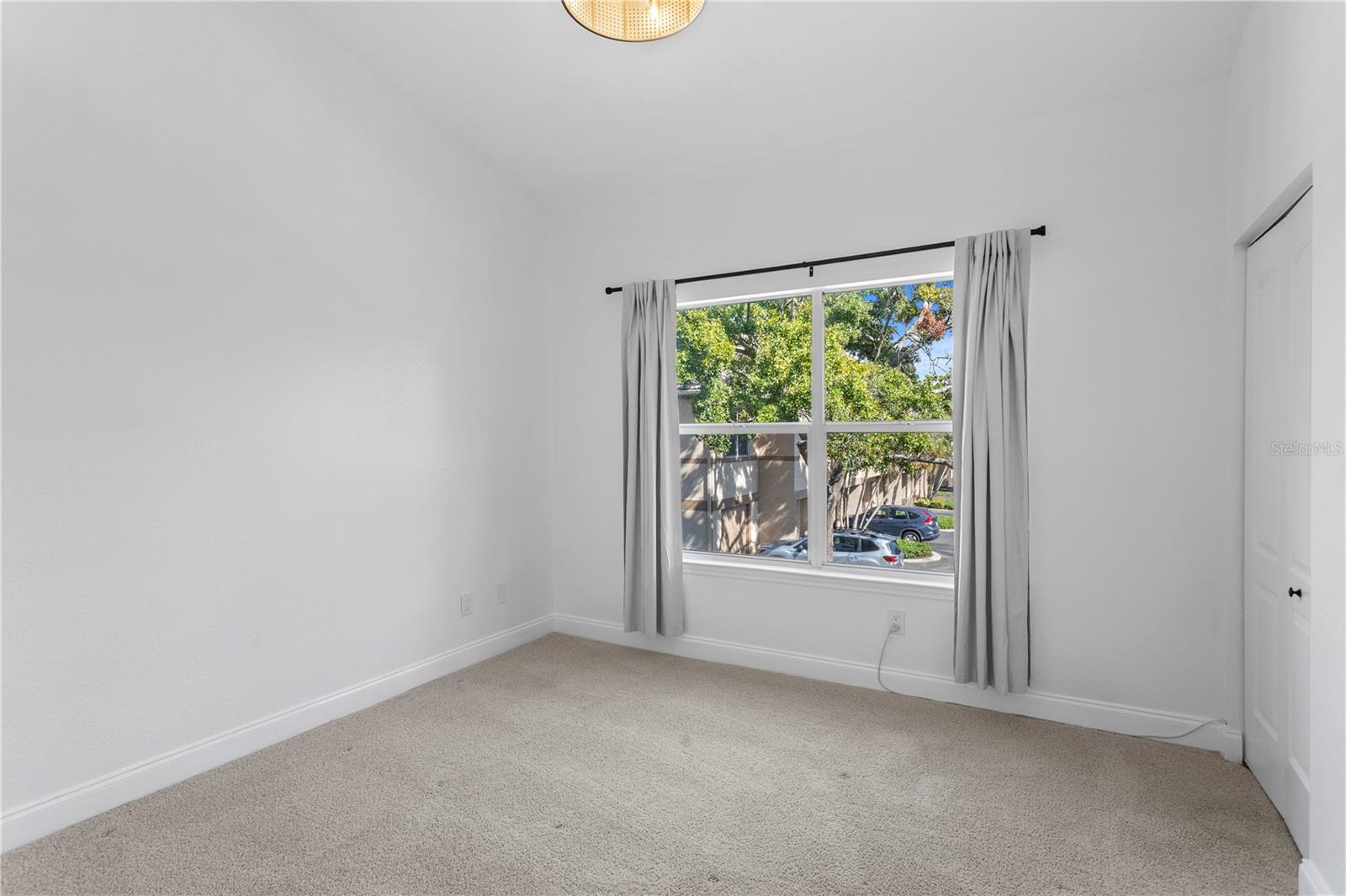 Image 23 of 35 For 604 Arbor Lake Lane