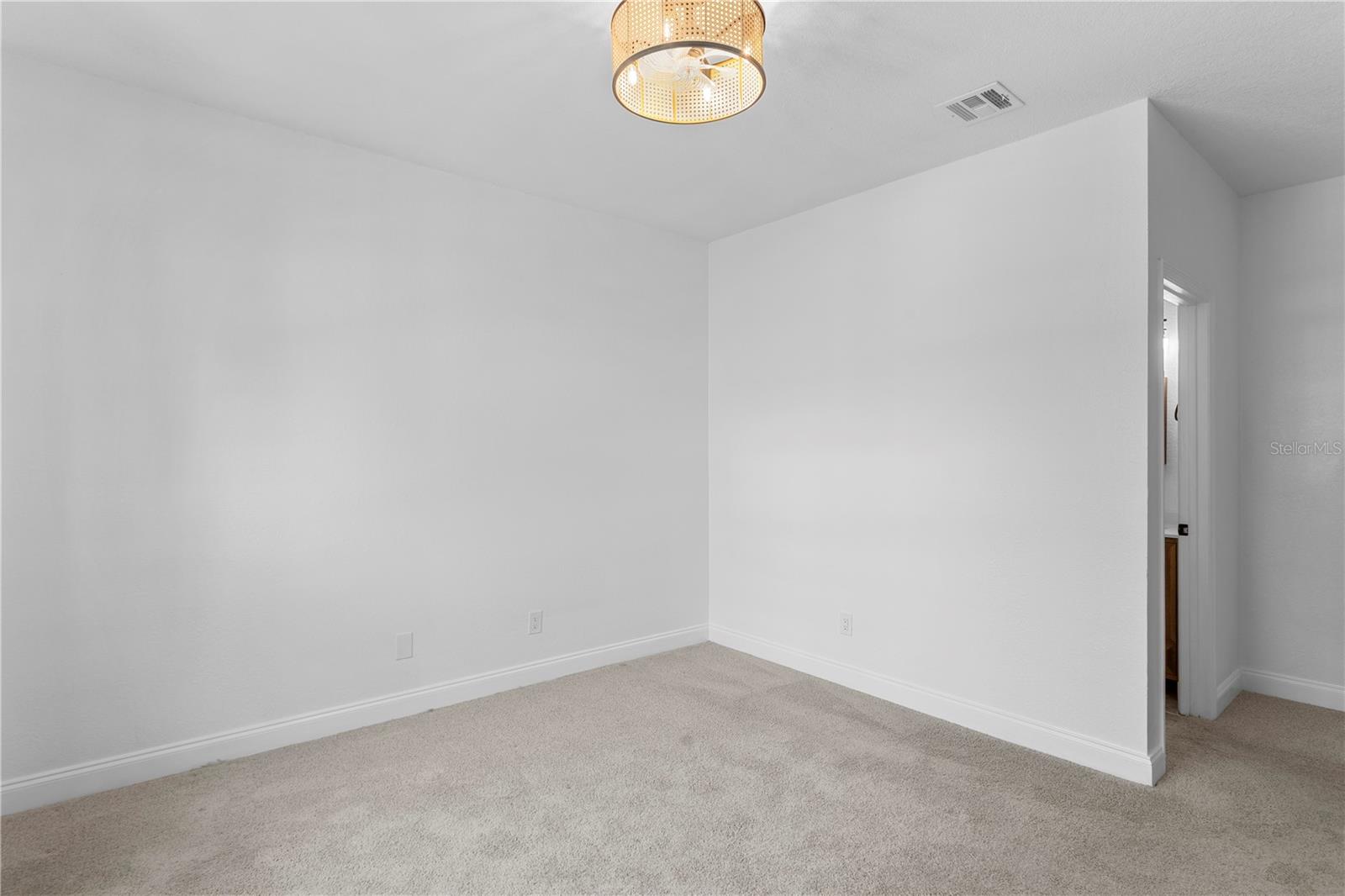 Image 24 of 35 For 604 Arbor Lake Lane