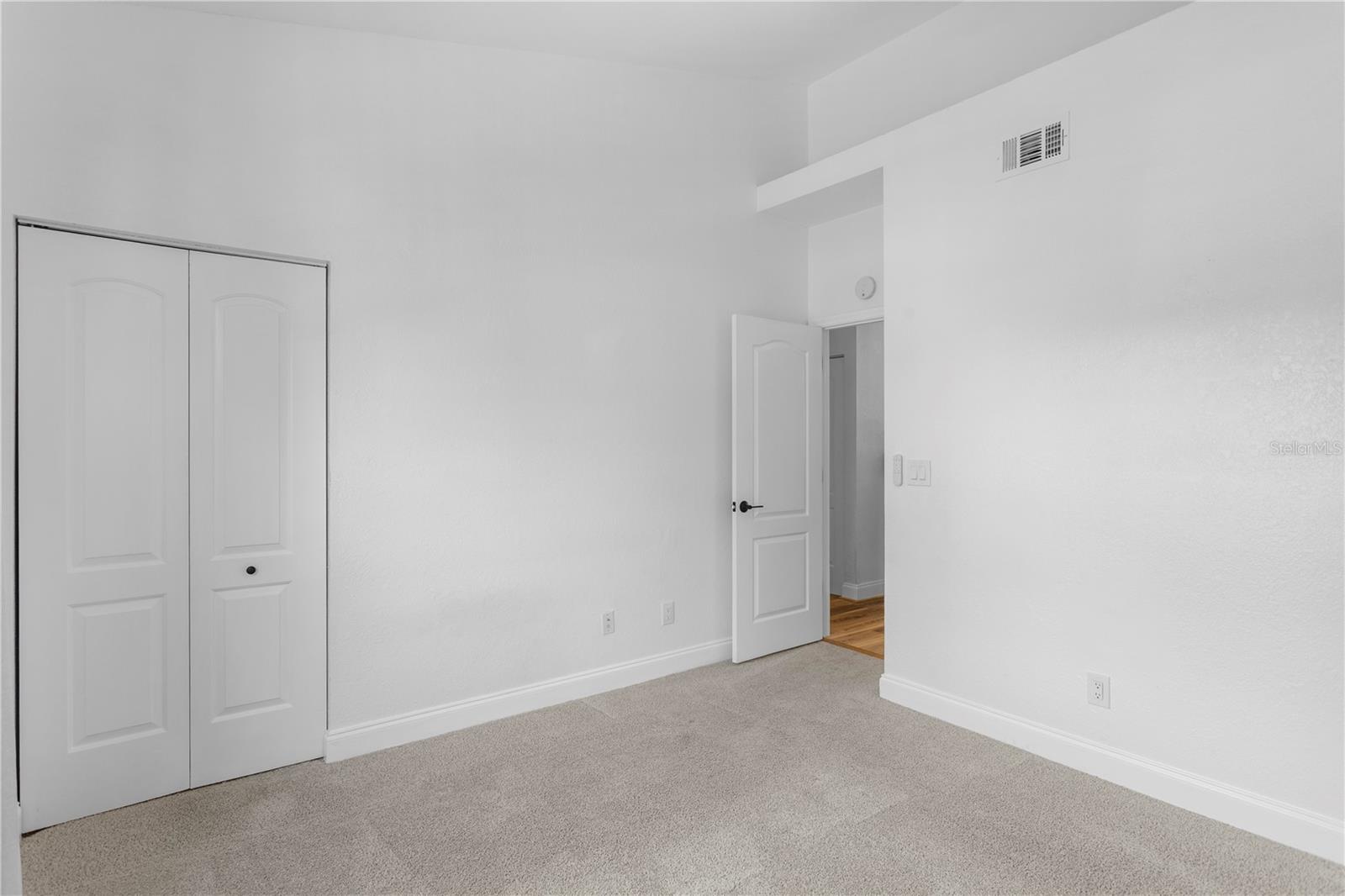 Image 25 of 35 For 604 Arbor Lake Lane