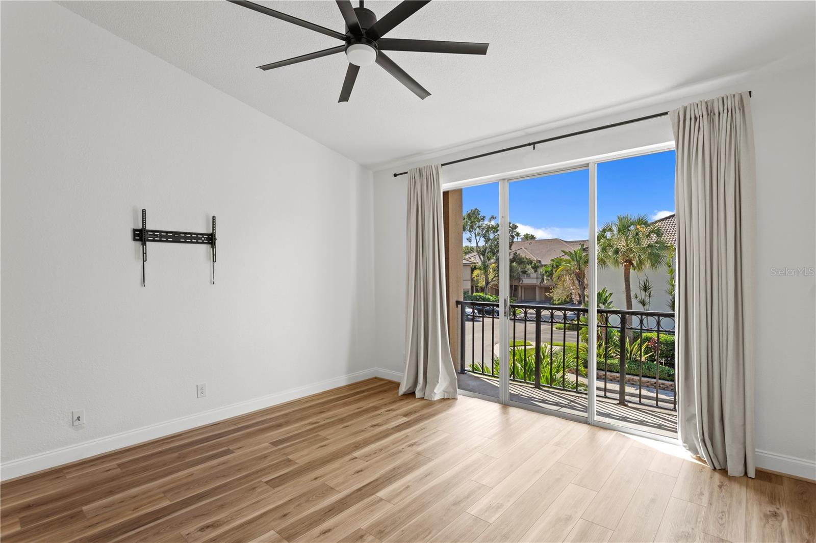 Image 7 of 35 For 604 Arbor Lake Lane