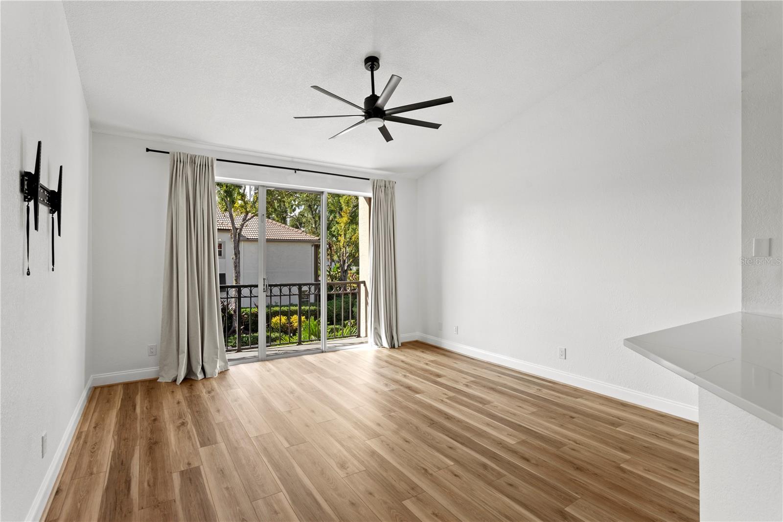 Image 8 of 35 For 604 Arbor Lake Lane