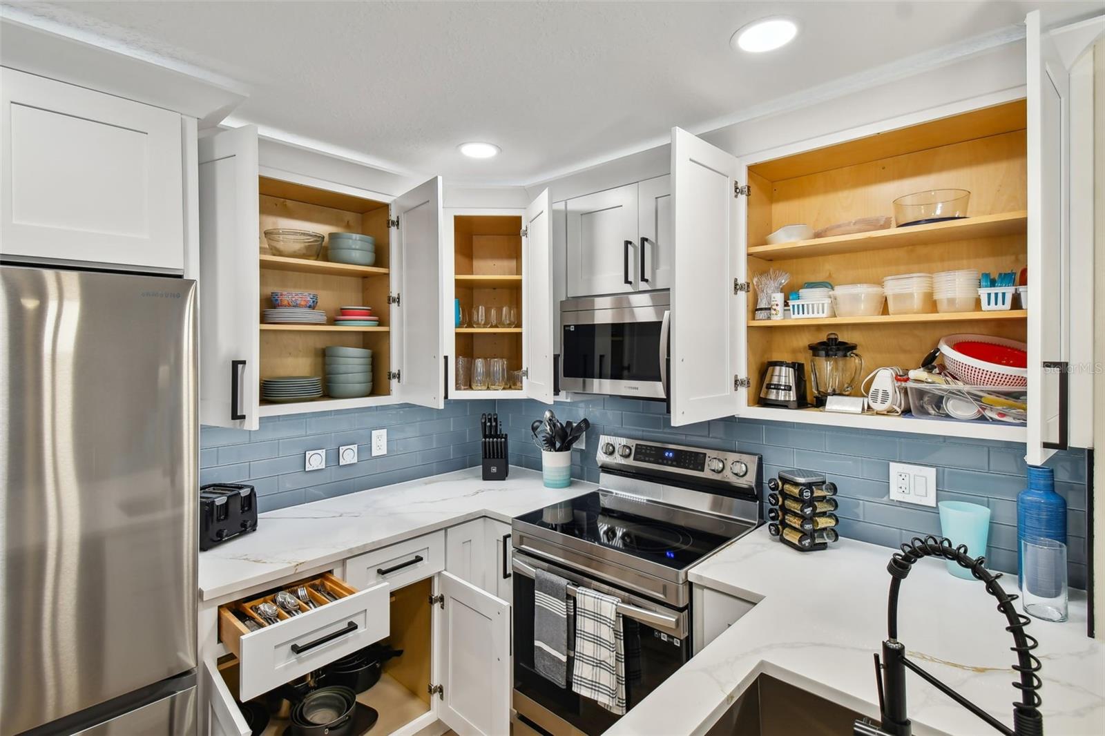 Image 29 of 79 For 315 Medallion Boulevard E