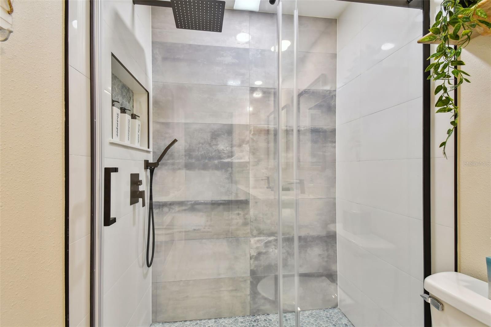 Image 35 of 79 For 315 Medallion Boulevard E