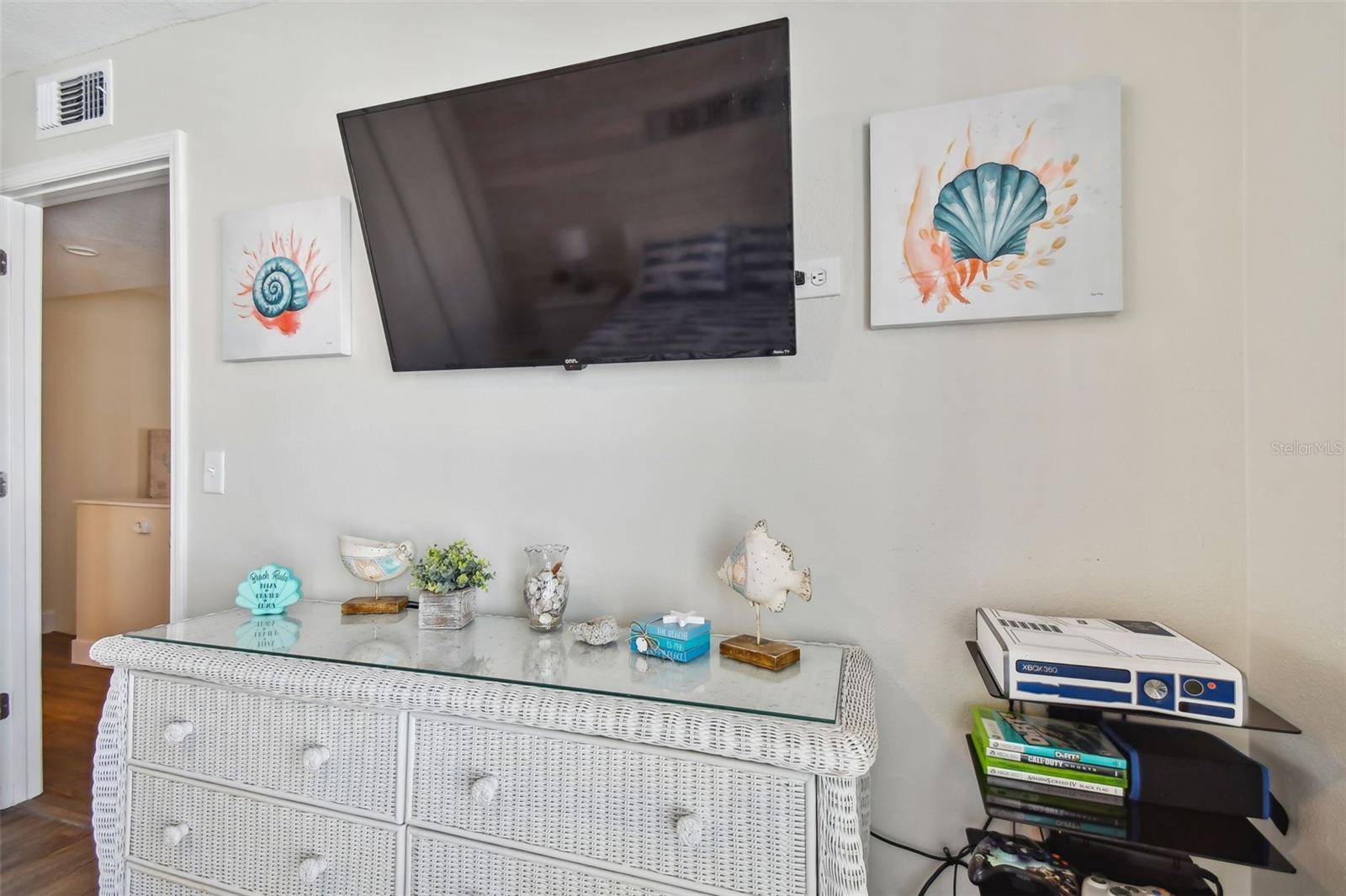 Image 40 of 79 For 315 Medallion Boulevard E