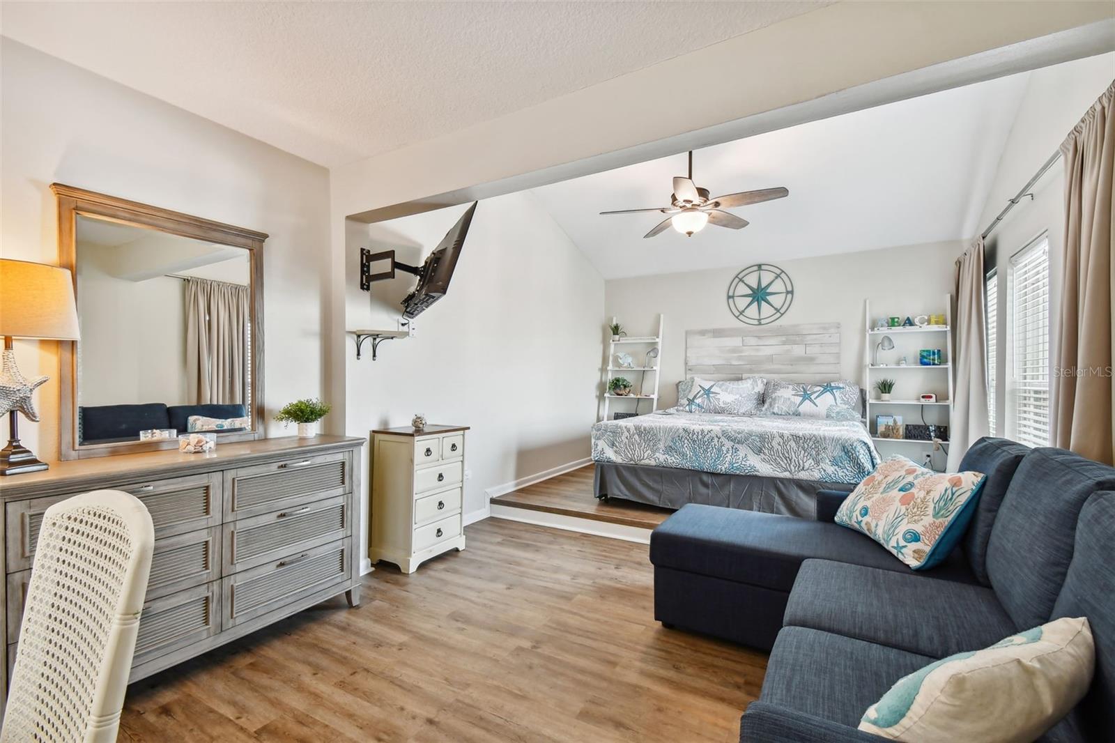 Image 42 of 79 For 315 Medallion Boulevard E