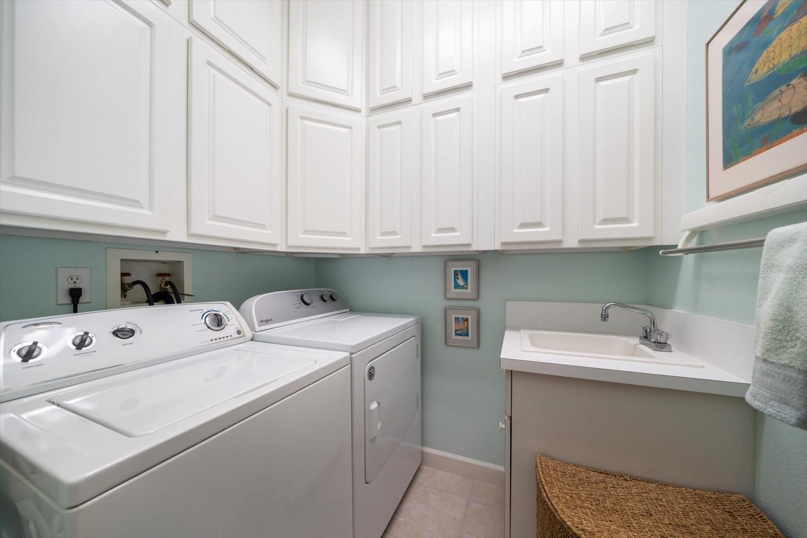 Image 17 of 35 For 1648 Sand Key Estates Court