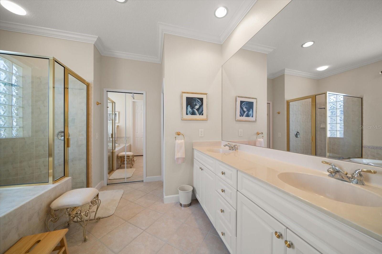 Image 22 of 35 For 1648 Sand Key Estates Court