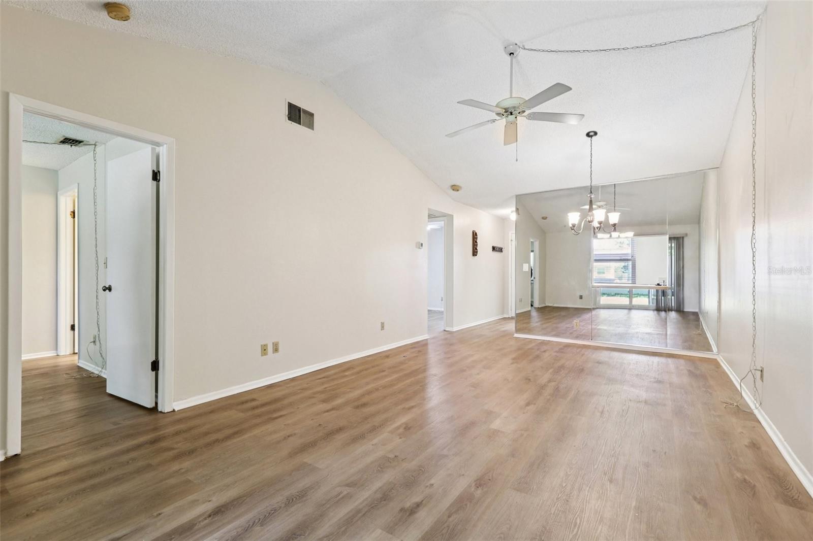 Image 11 of 33 For 10780 43rd Street N 702