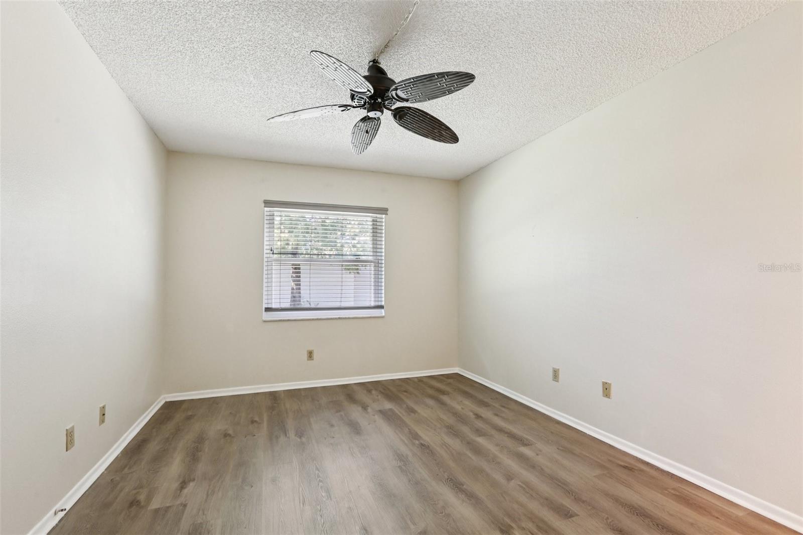 Image 21 of 33 For 10780 43rd Street N 702