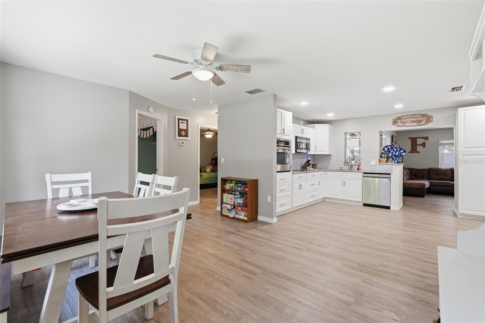 Image 5 of 35 For 9844 Xenia Street