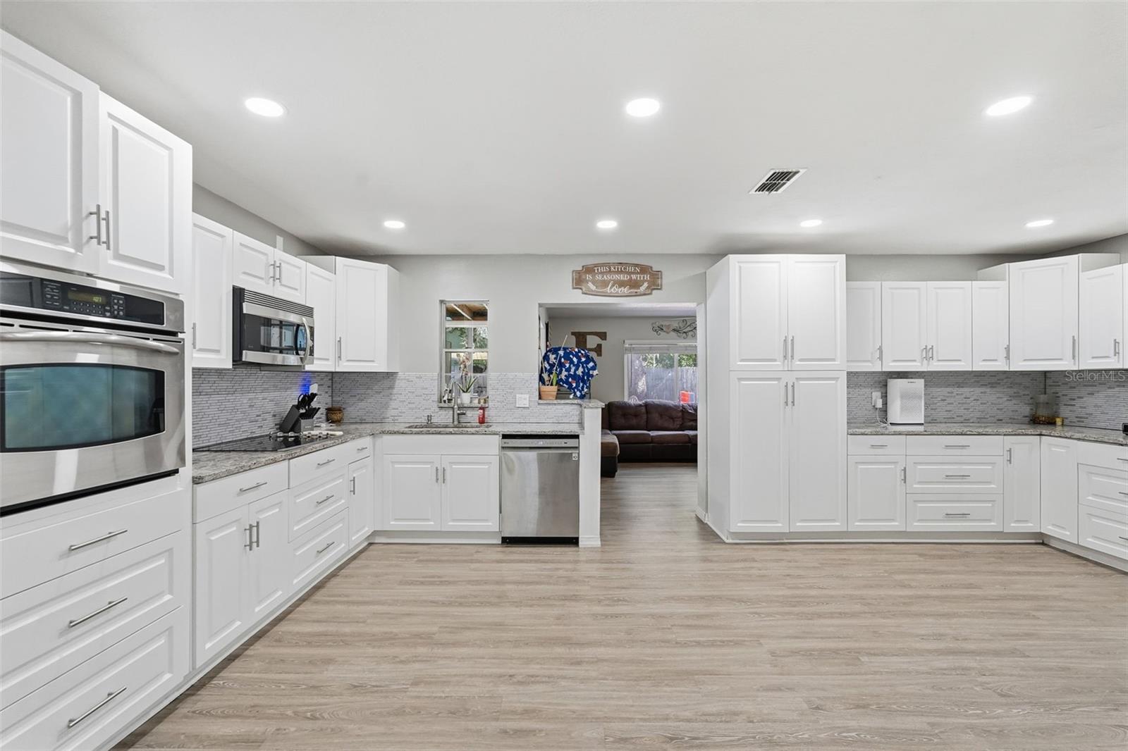 Image 6 of 35 For 9844 Xenia Street