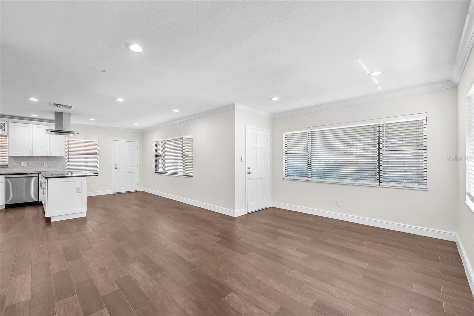 Image 10 of 29 For 2912 Lake Avenue