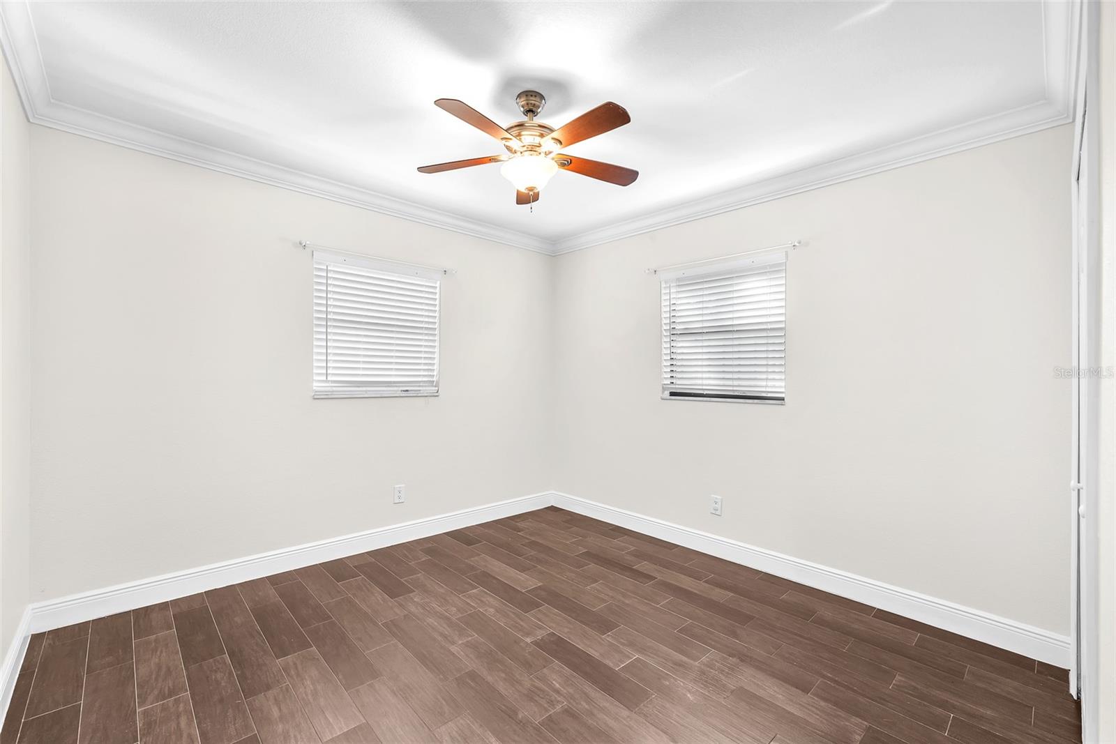 Image 15 of 29 For 2912 Lake Avenue