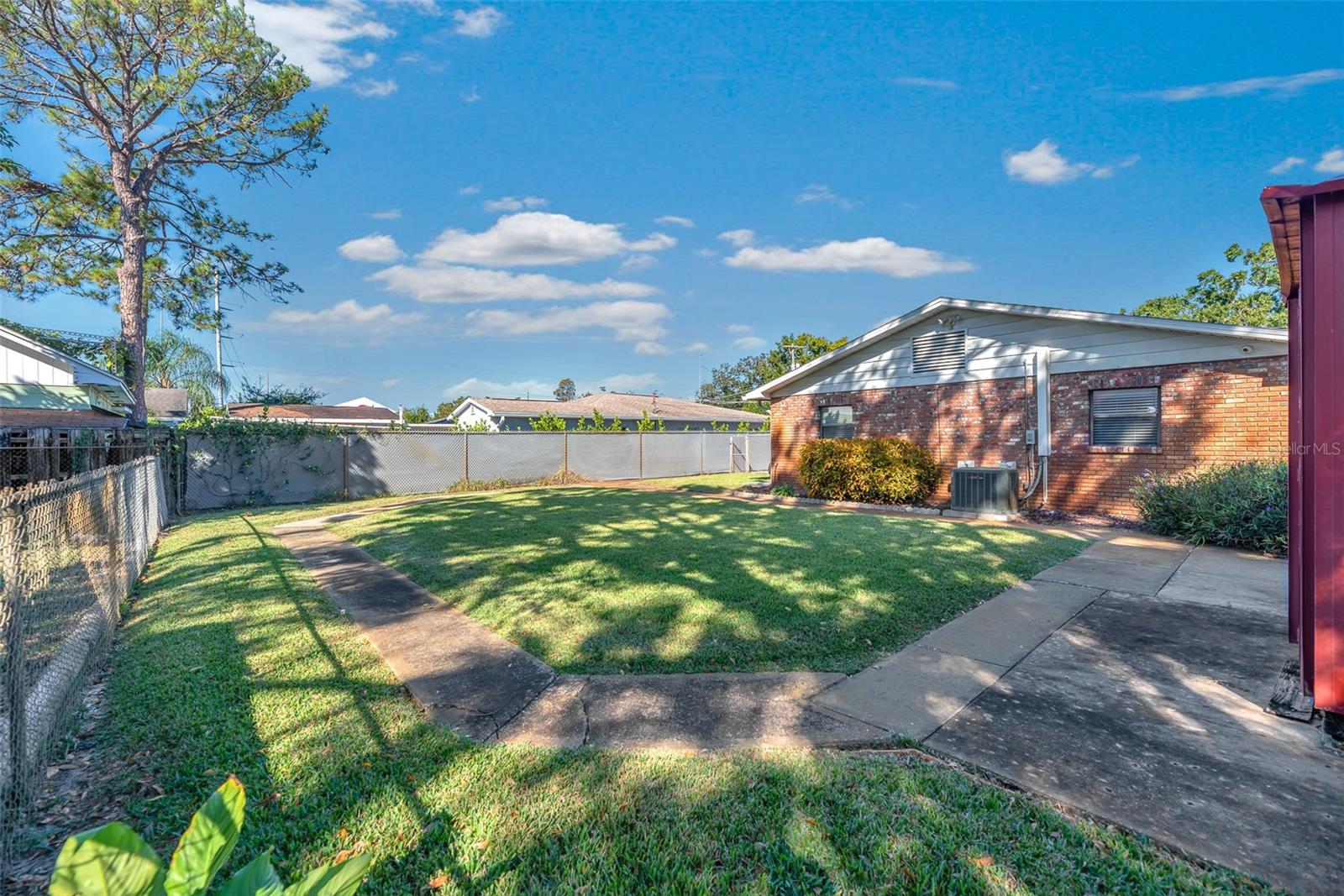 Image 19 of 29 For 2912 Lake Avenue