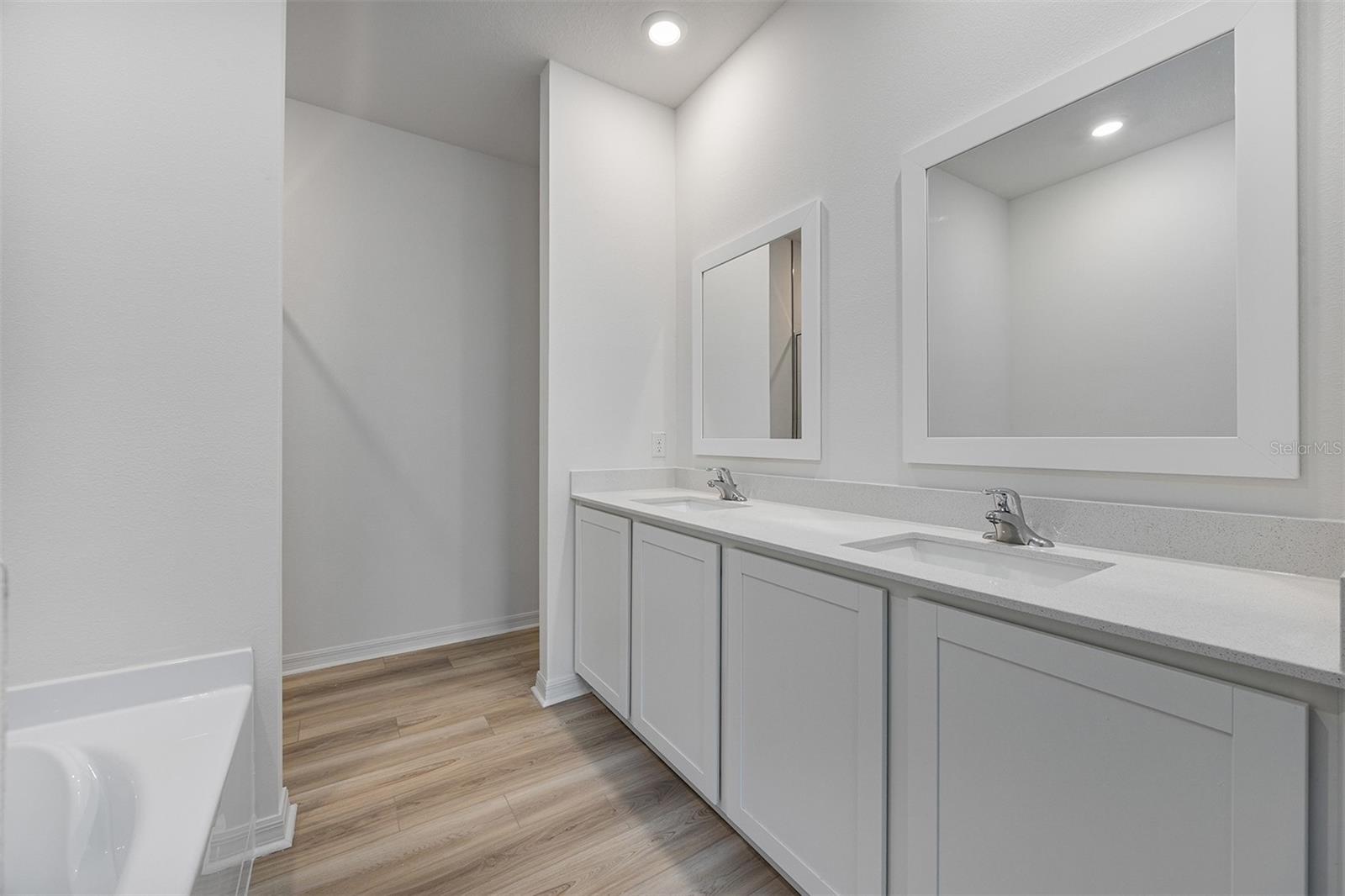 Image 12 of 18 For 385 Begonia Court