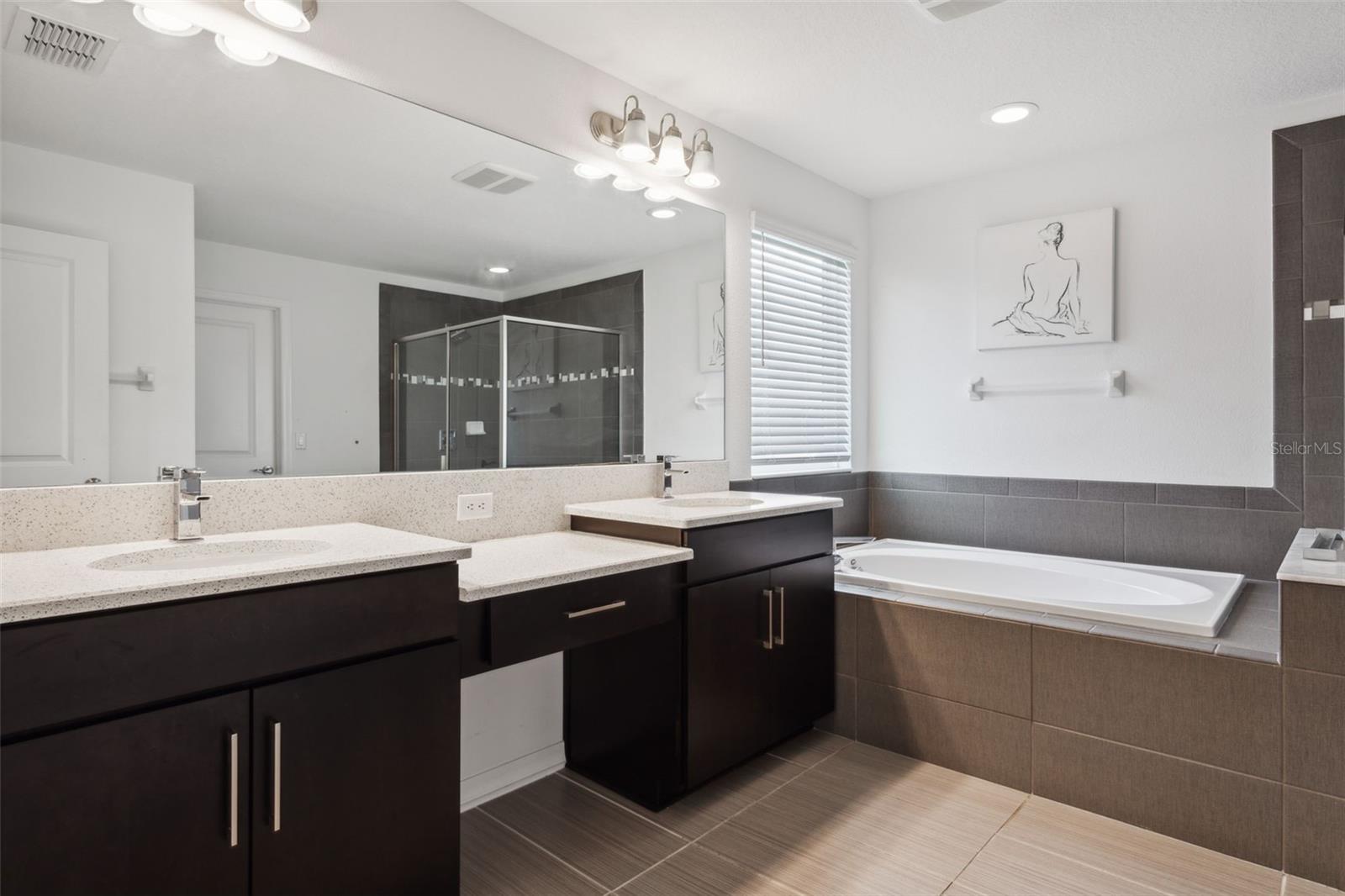 Image 22 of 25 For 10319 Stallion Fields Way