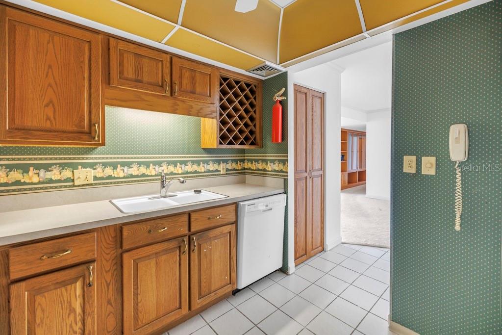 Image 16 of 33 For 1 Key Capri  209e