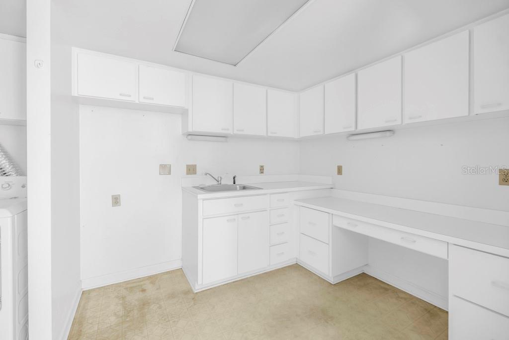 Image 24 of 33 For 1 Key Capri  209e