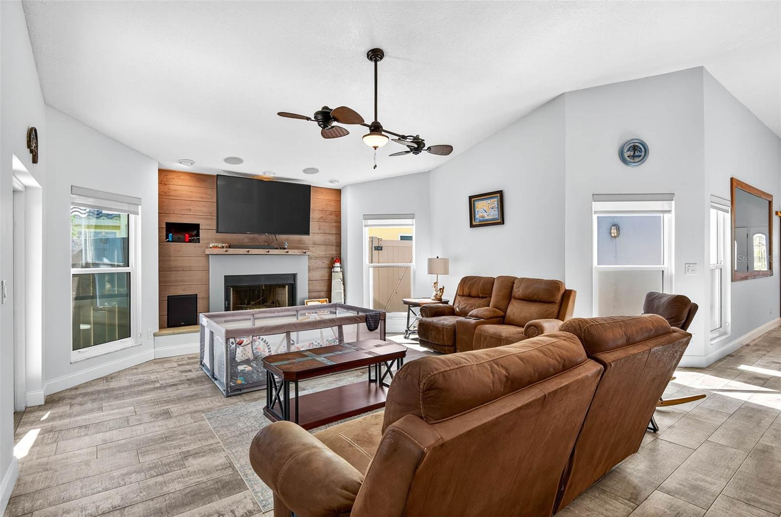 Image 17 of 54 For 5282 White Sand Circle Ne