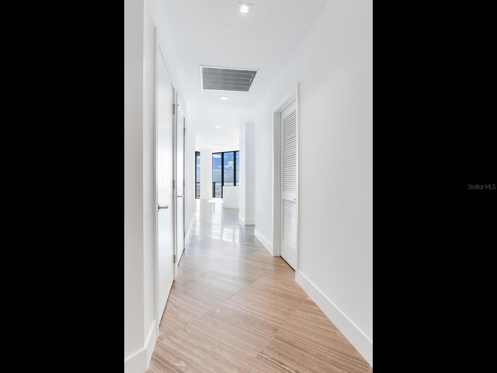 Image 3 of 60 For 3101 Bayshore Boulevard 2204