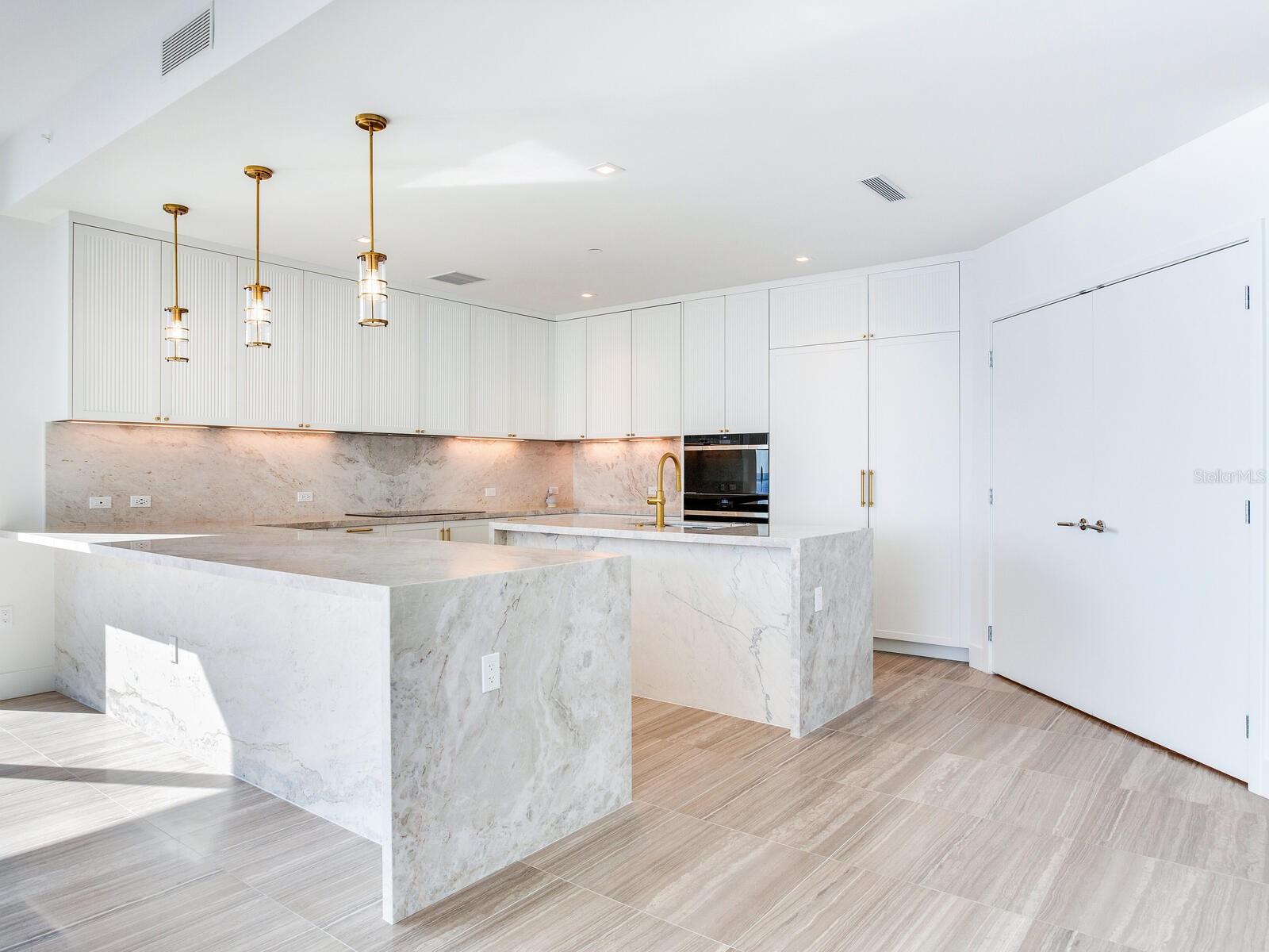 Image 4 of 60 For 3101 Bayshore Boulevard 2204