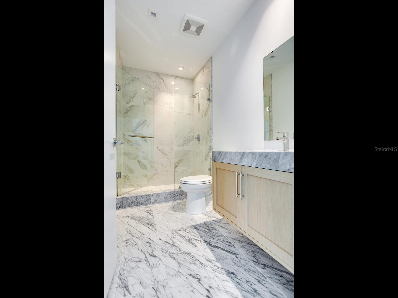 Image 43 of 60 For 3101 Bayshore Boulevard 2204