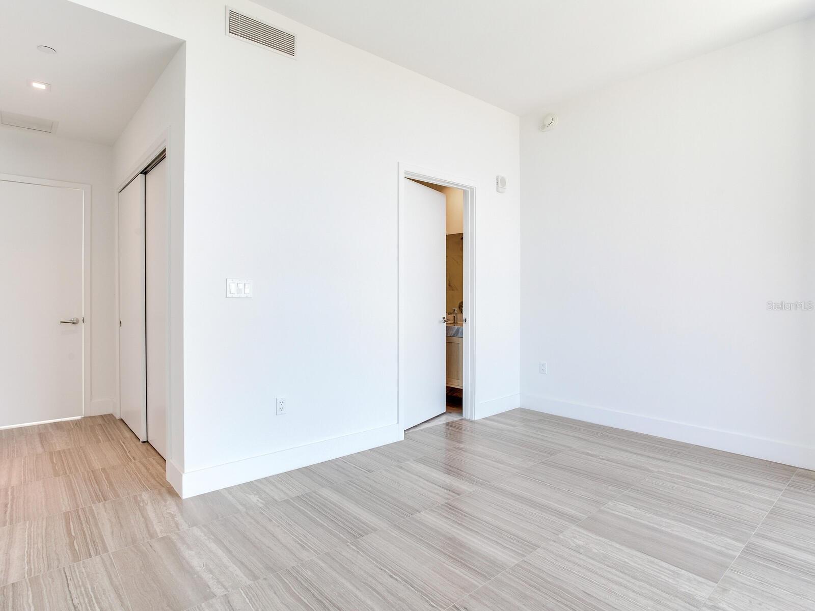 Image 46 of 60 For 3101 Bayshore Boulevard 2204