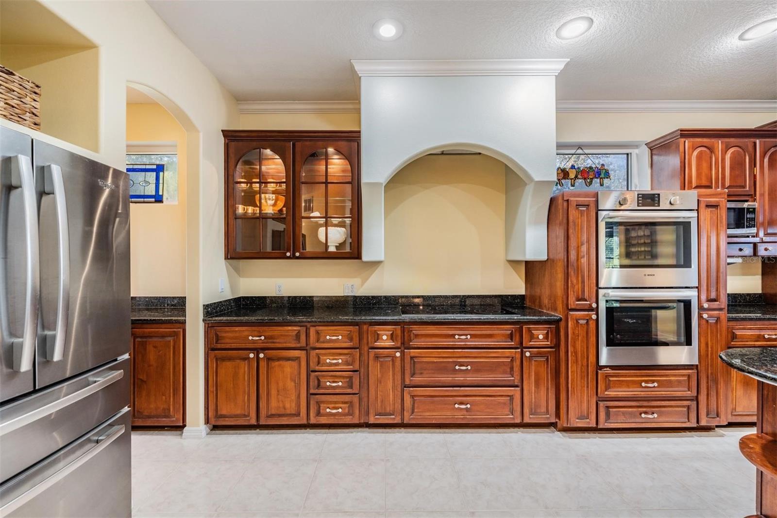 Listing photo id 8 for 921 Point Seaside Drive