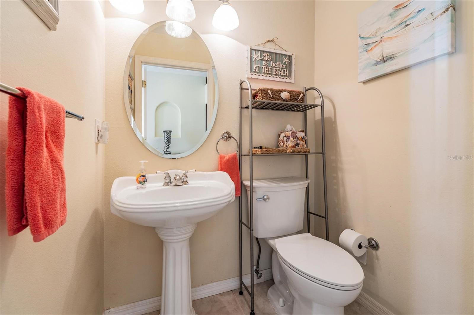 Listing photo id 23 for 921 Point Seaside Drive