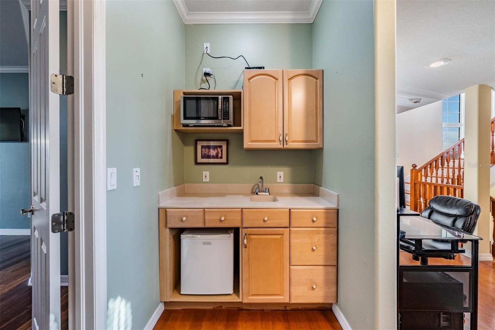 Listing photo id 31 for 921 Point Seaside Drive