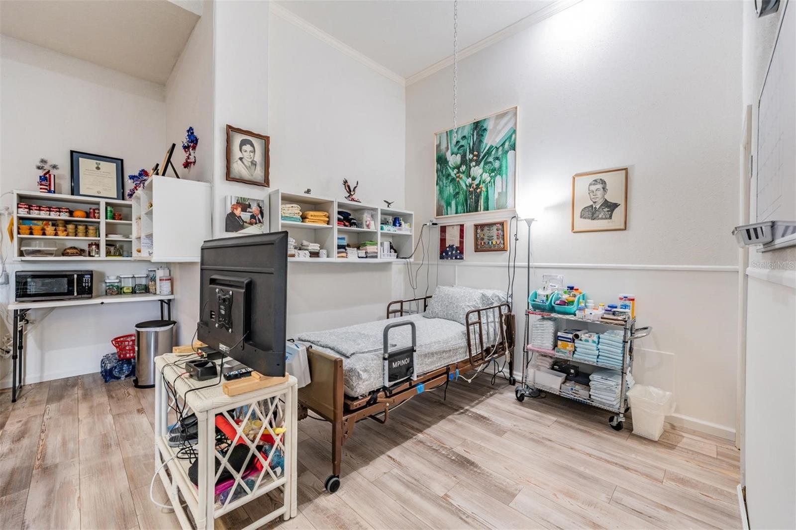 Listing photo id 45 for 921 Point Seaside Drive