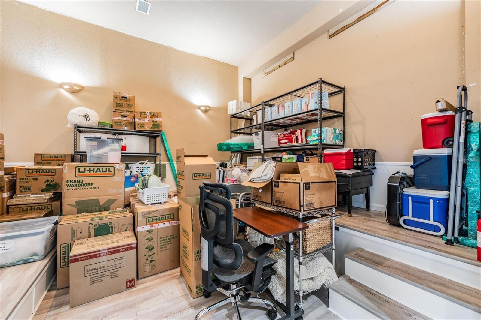 Listing photo id 49 for 921 Point Seaside Drive