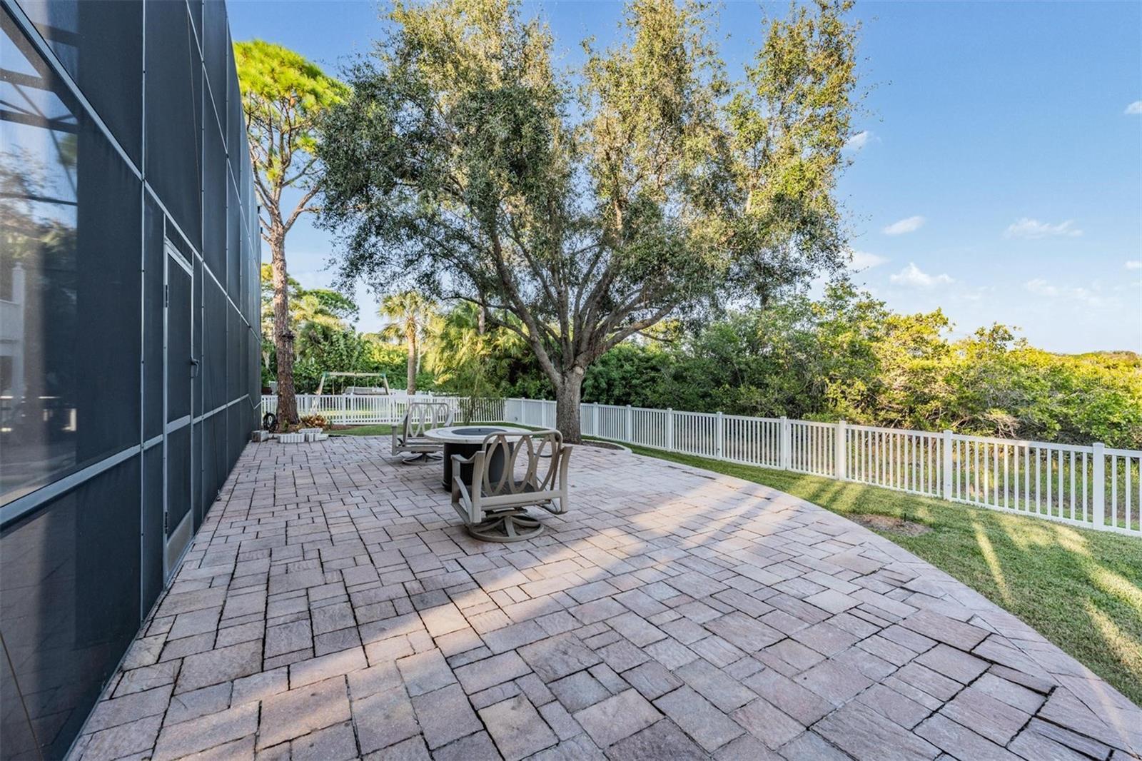 Listing photo id 56 for 921 Point Seaside Drive