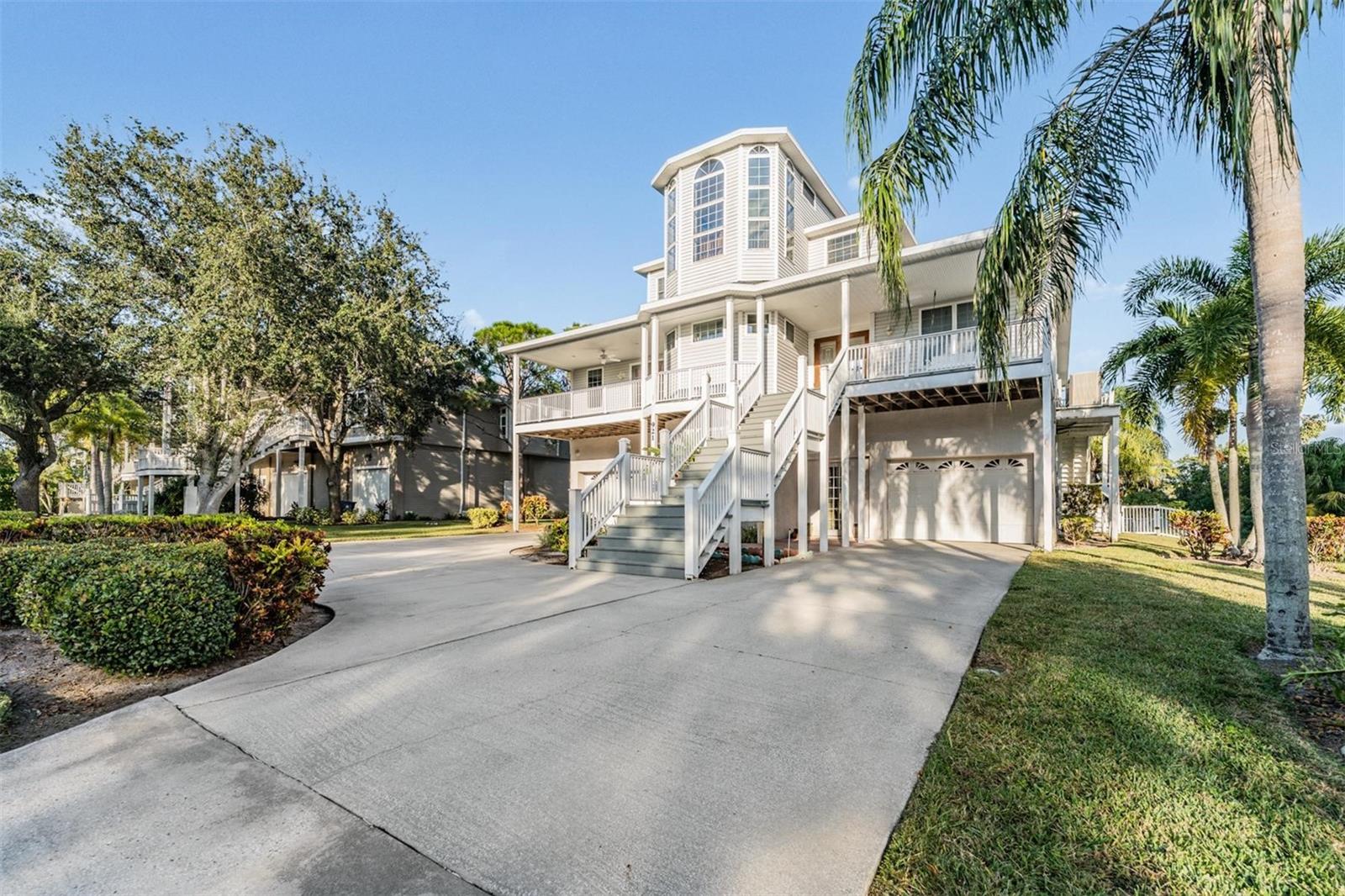 Listing photo id 66 for 921 Point Seaside Drive