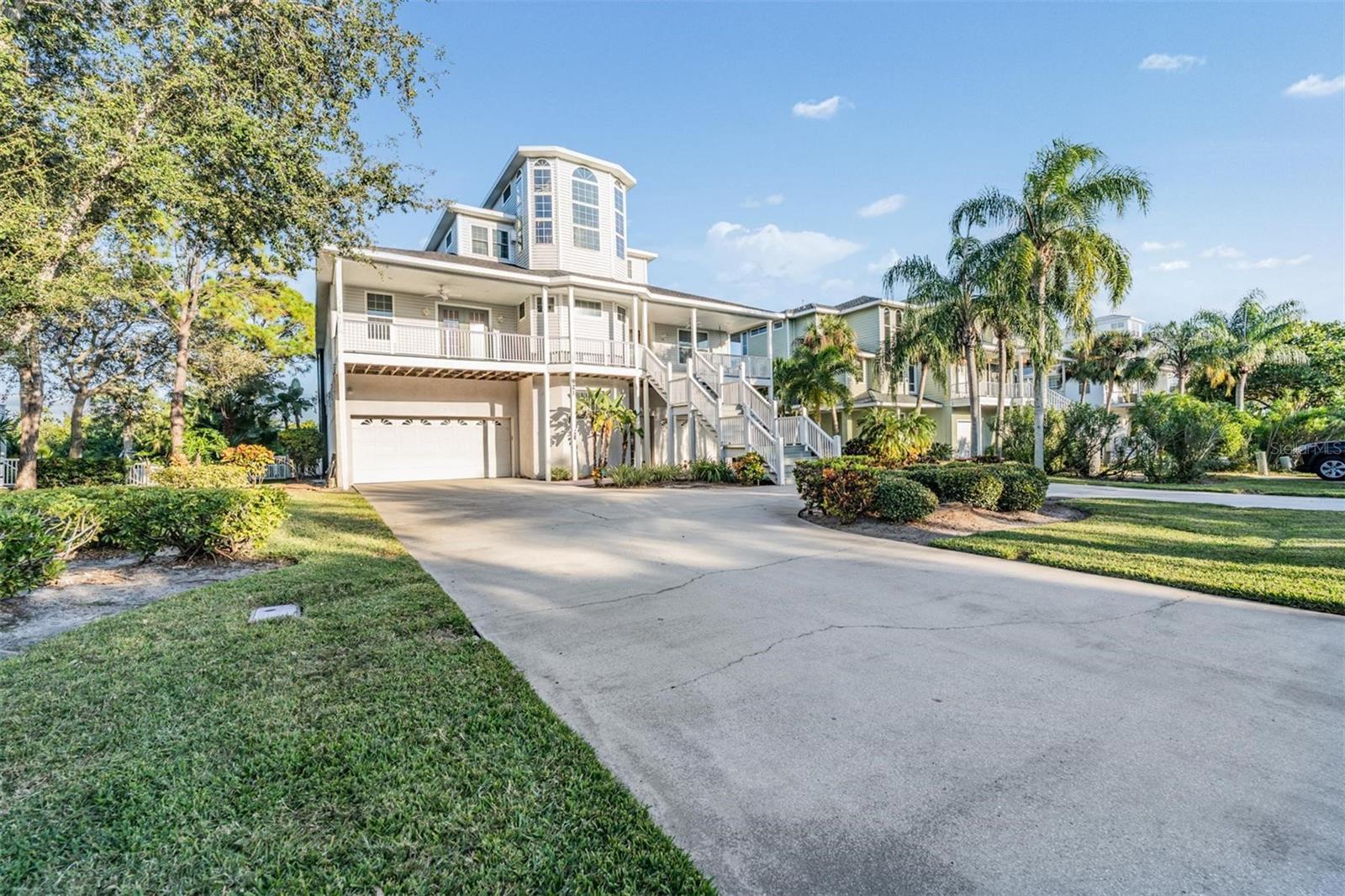 Listing photo id 67 for 921 Point Seaside Drive