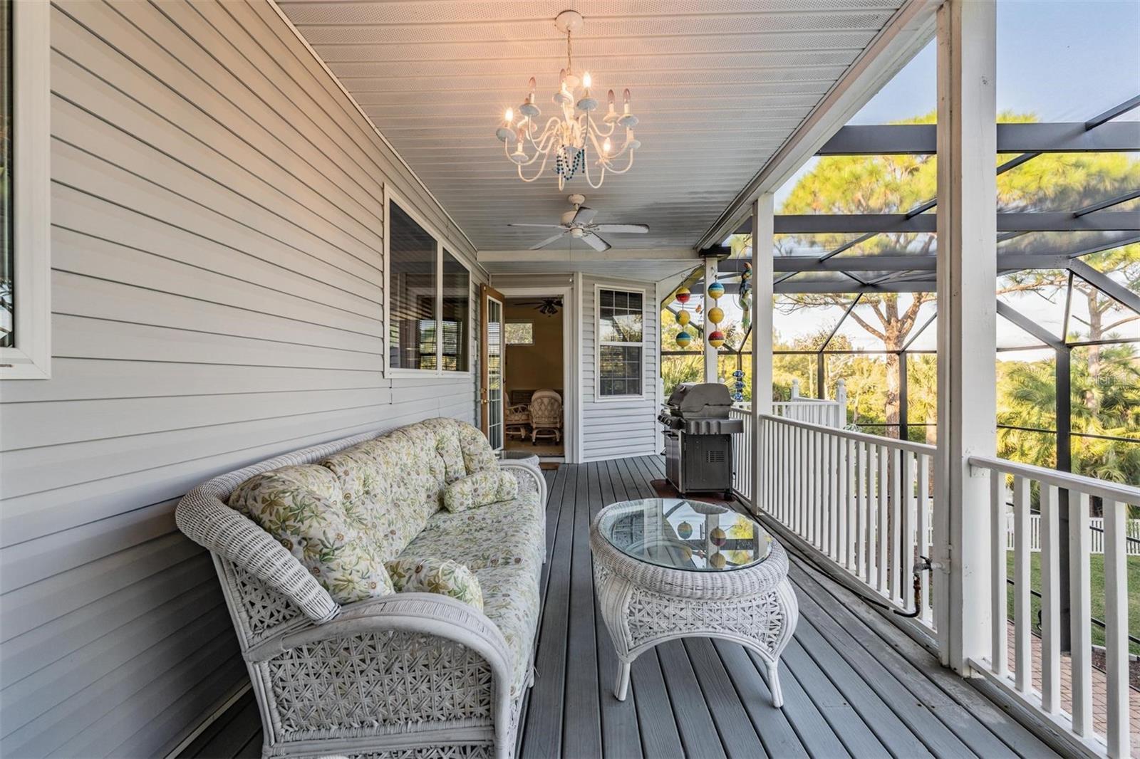 Listing photo id 6 for 921 Point Seaside Drive