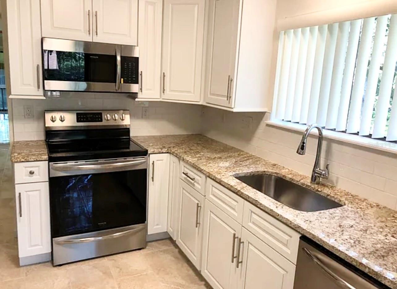 Image 7 of 16 For 510 Mistletoe Court D