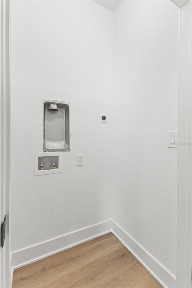 Image 23 of 44 For 2525 13th Avenue N