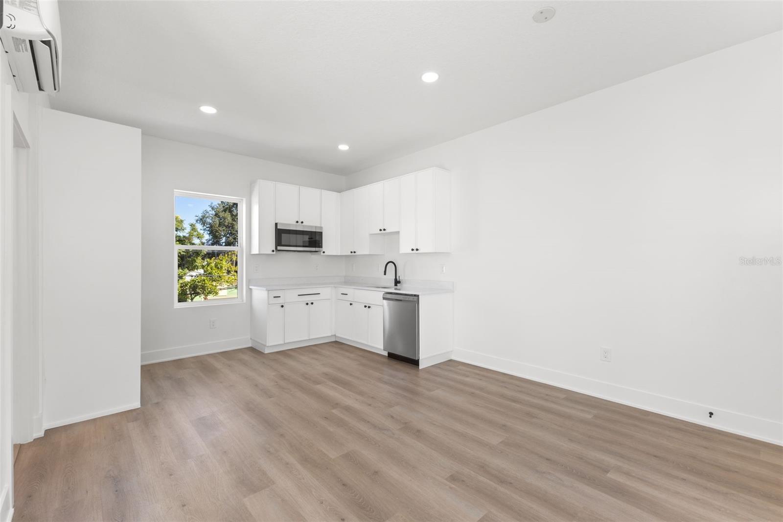 Image 26 of 44 For 2525 13th Avenue N