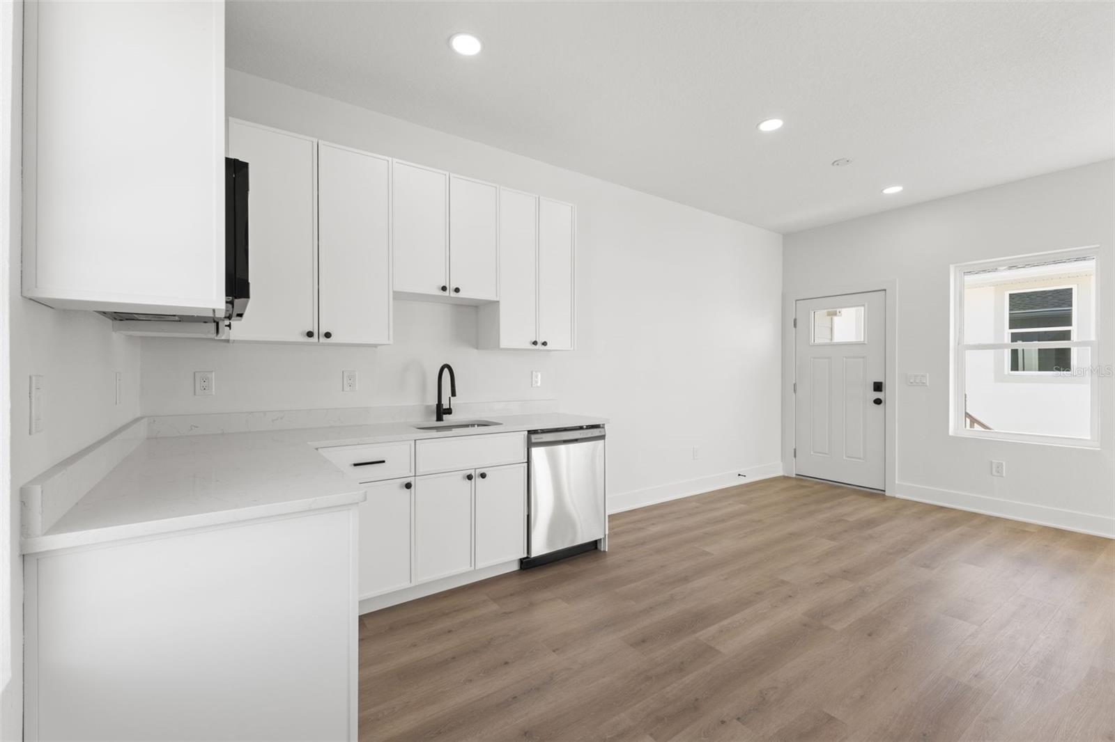 Image 27 of 44 For 2525 13th Avenue N