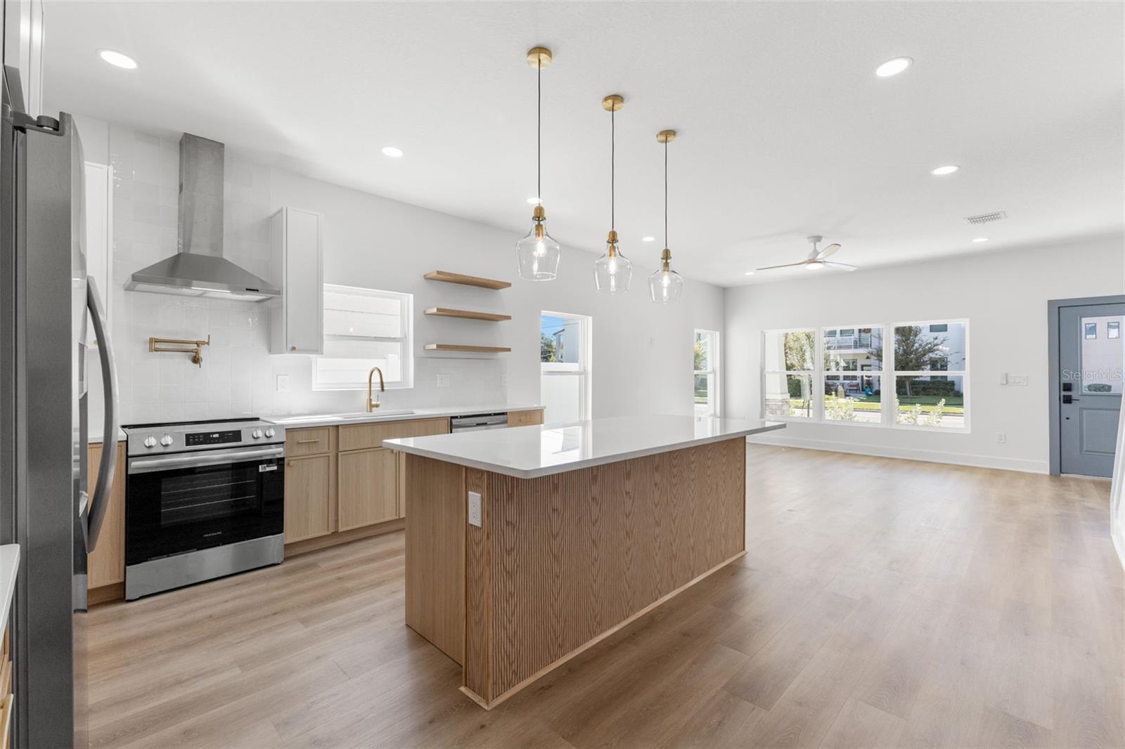 Image 35 of 44 For 2525 13th Avenue N