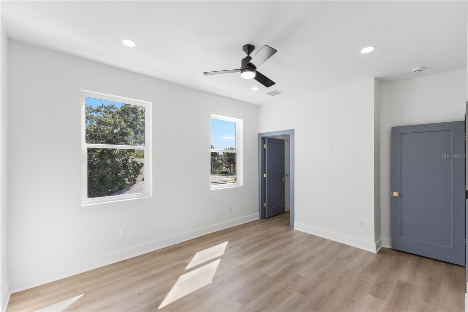 Image 38 of 44 For 2525 13th Avenue N