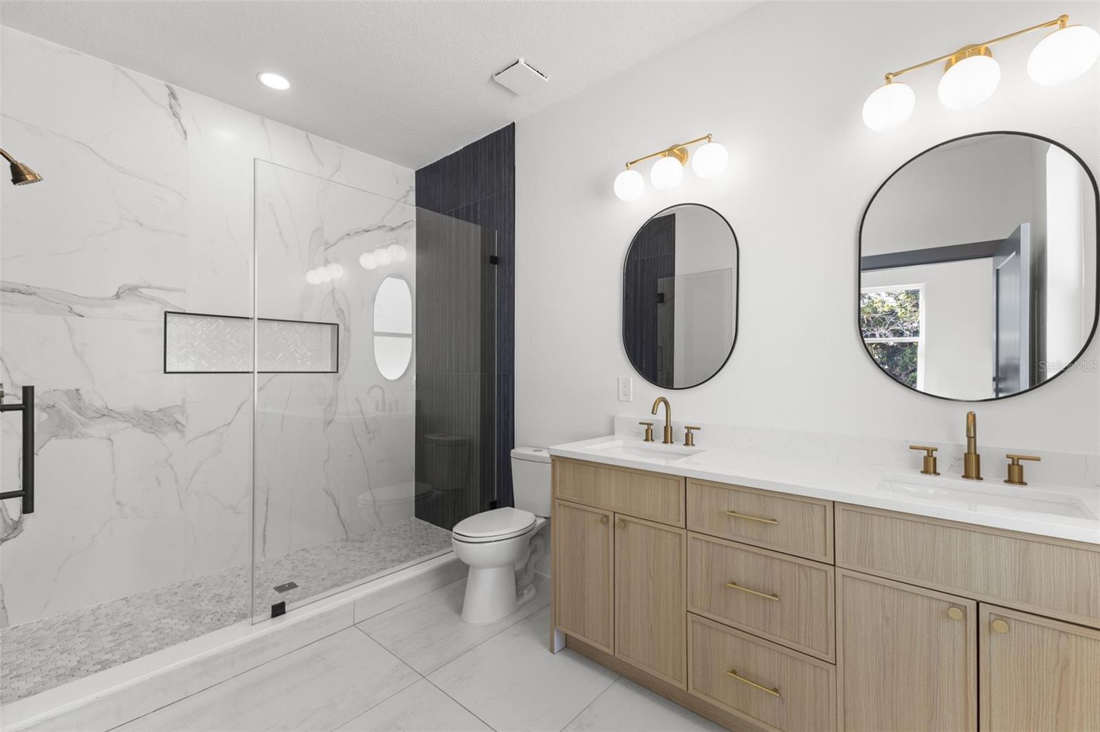 Image 40 of 44 For 2525 13th Avenue N